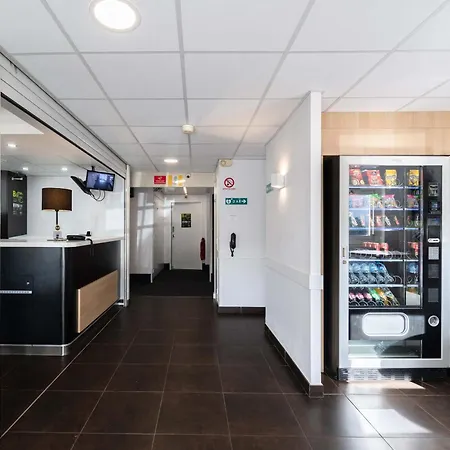 Calais Terminal Cité Europe 2 étoiles Coquelles