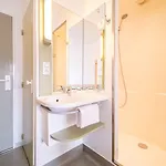 Calais Terminal Cité Europe 2 étoiles Coquelles