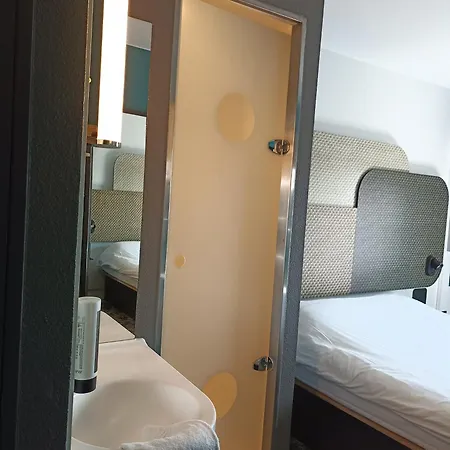 Calais Terminal Cite Europe 2 Etoiles Hotel 2*