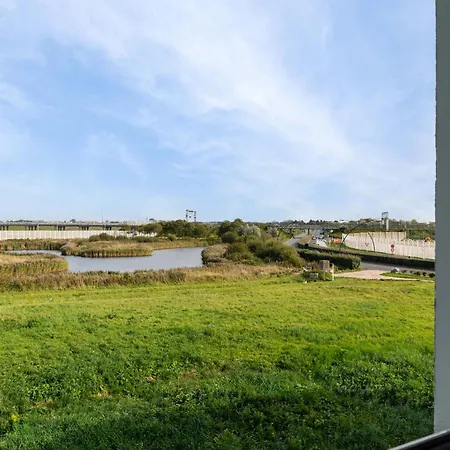 Calais Terminal Cite Europe 2 Etoiles Hotel