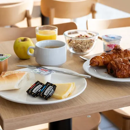 Calais Terminal Cite Europe 2 Etoiles Coquelles