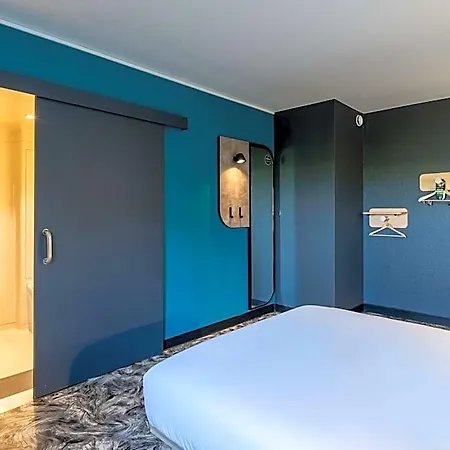 Calais Terminal Cite Europe 2 Etoiles Otel 2*