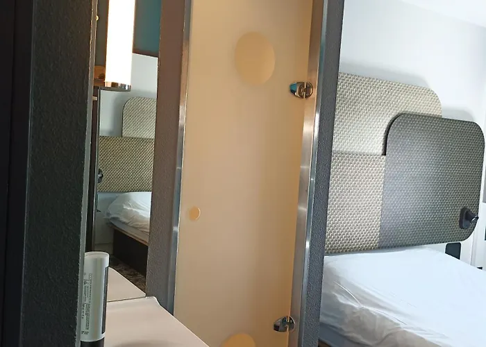 Calais Terminal Cite Europe 2 Etoiles Hotel 2*