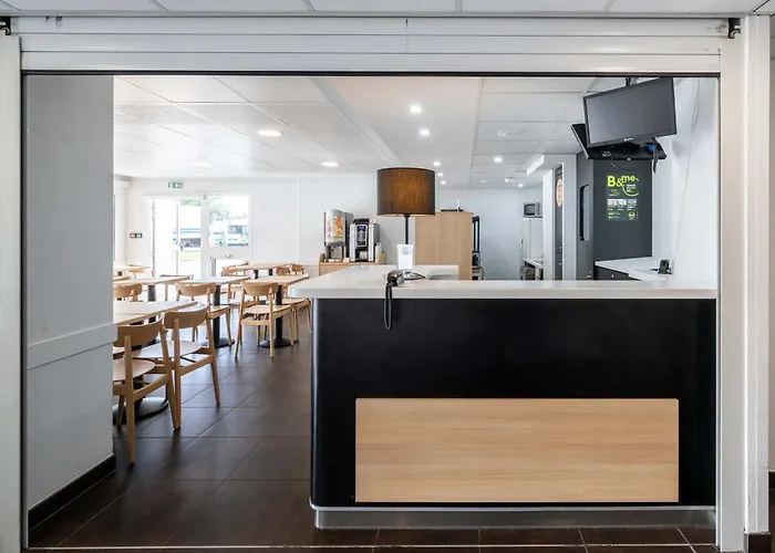 Calais Terminal Cité Europe 2 étoiles 2*