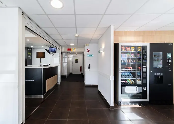 Calais Terminal Cité Europe 2 étoiles Coquelles