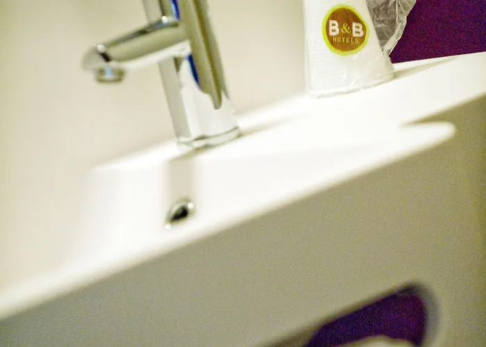 Hotel Calais Terminal Cité Europe 2 étoiles